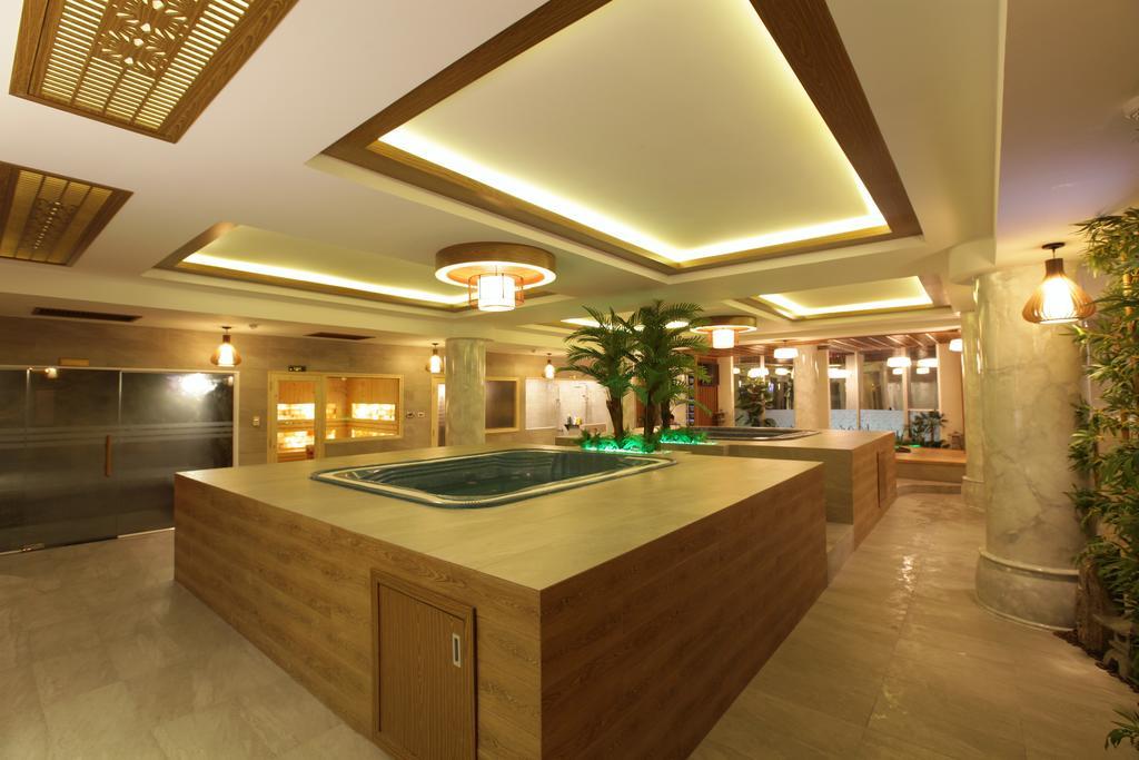 Minh Tam Hotel & Spa 3/2 Thành Pho Ho Chí Minh Esterno foto