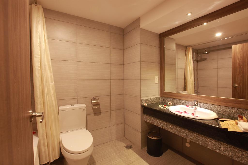 Minh Tam Hotel & Spa 3/2 Thành Pho Ho Chí Minh Esterno foto