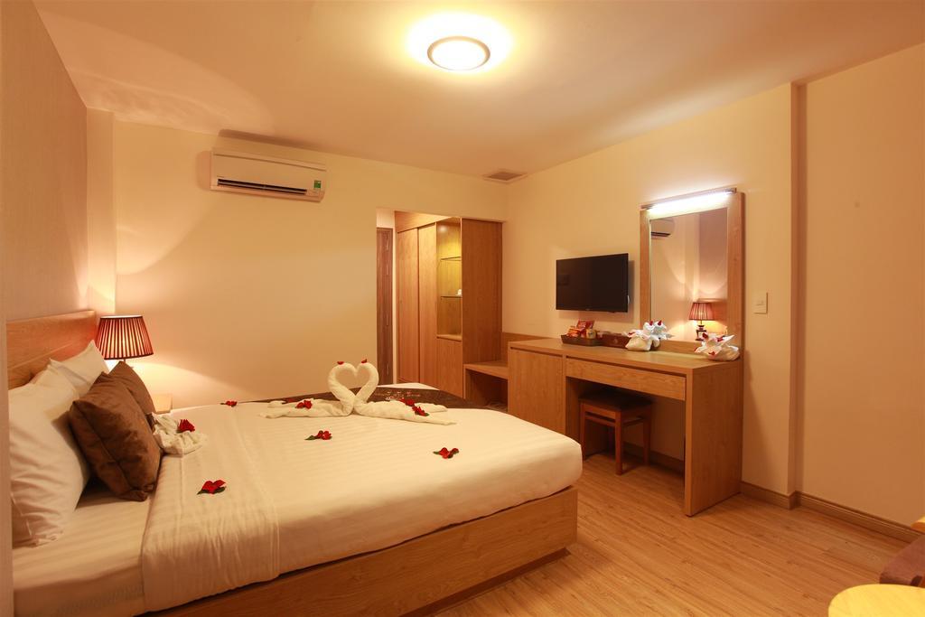 Minh Tam Hotel & Spa 3/2 Thành Pho Ho Chí Minh Esterno foto