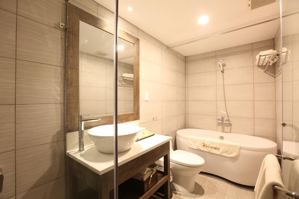 Minh Tam Hotel & Spa 3/2 Thành Pho Ho Chí Minh Esterno foto